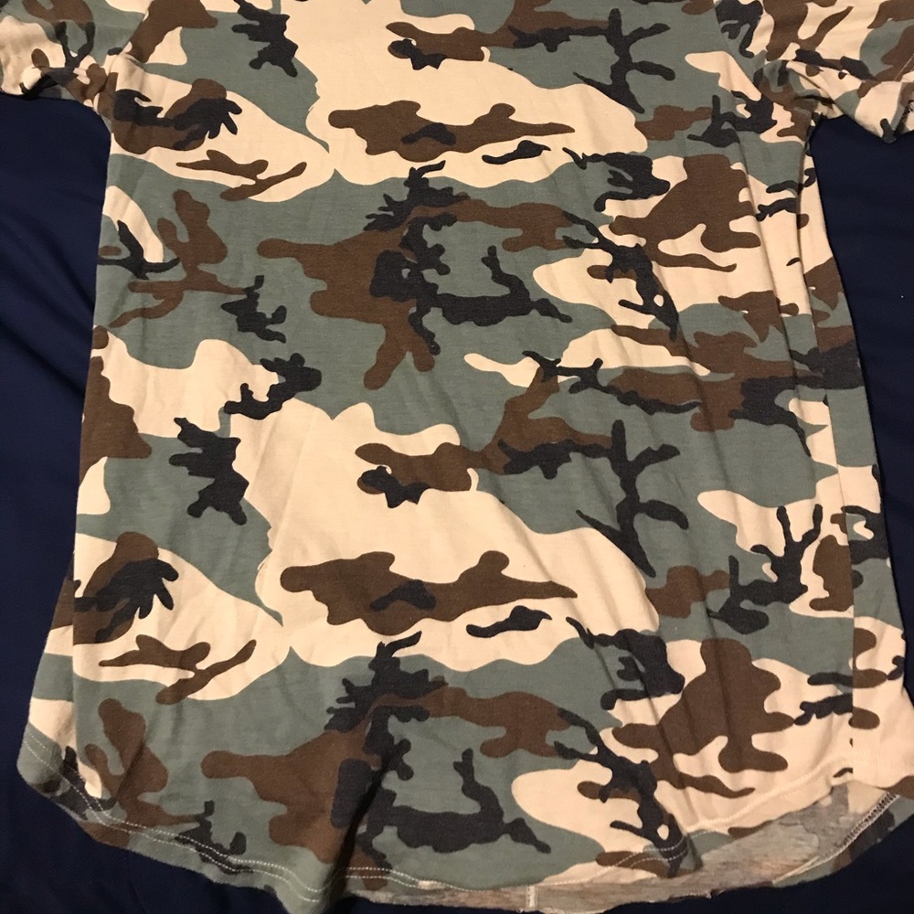 Pacsun brand camo longline T-shirt!!!